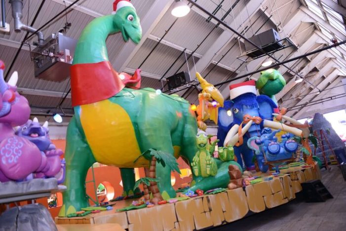 Dinosaurs star on Art Van float for Thanksgiving Day Parade, the second oldest in the U.S.